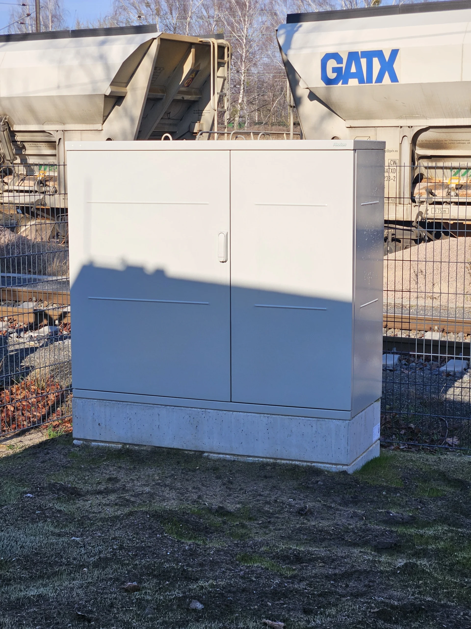Rail Cabinet Photon Gehäuse an Bahngleis, RCP-LWL-Muffenbausatz