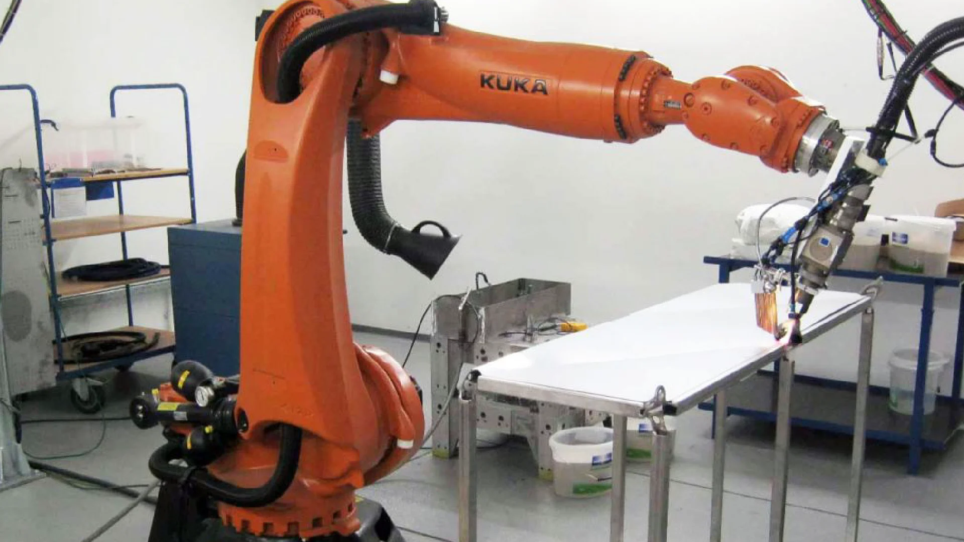 Photon Laserstrahlschweißer auf Roboterarm