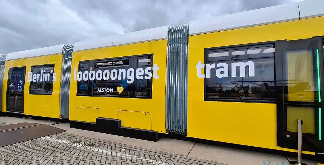 BVG Straßenbahn Modell „Urbanliner“ mit Photon-Elementen