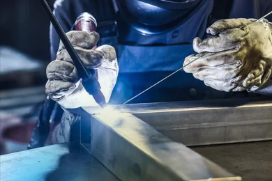 Schweiß-Arbeiten durch Photon-Mitarbeiter