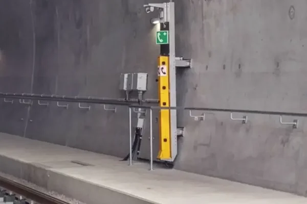 Photon tunnel equipment, emergency power column